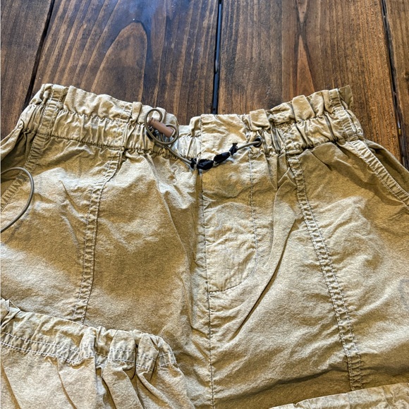 Urban Outfitters Beige Parachute Pants - Picture 4 of 6